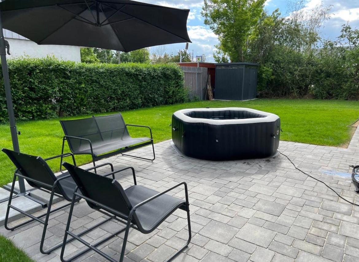 Haushaelfte Mit Garten, Kamin, Grill & Whirlpool Naehe Ber Berlin Exterior photo