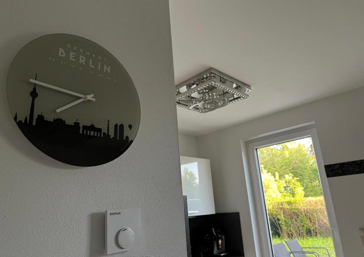 Haushaelfte Mit Garten, Kamin, Grill & Whirlpool Naehe Ber Berlin Exterior photo