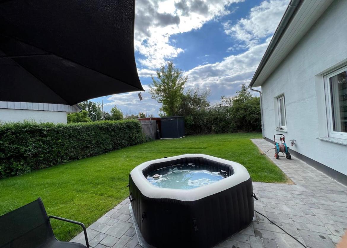 Haushaelfte Mit Garten, Kamin, Grill & Whirlpool Naehe Ber Berlin Exterior photo