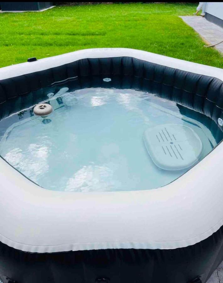 Haushaelfte Mit Garten, Kamin, Grill & Whirlpool Naehe Ber Berlin Exterior photo