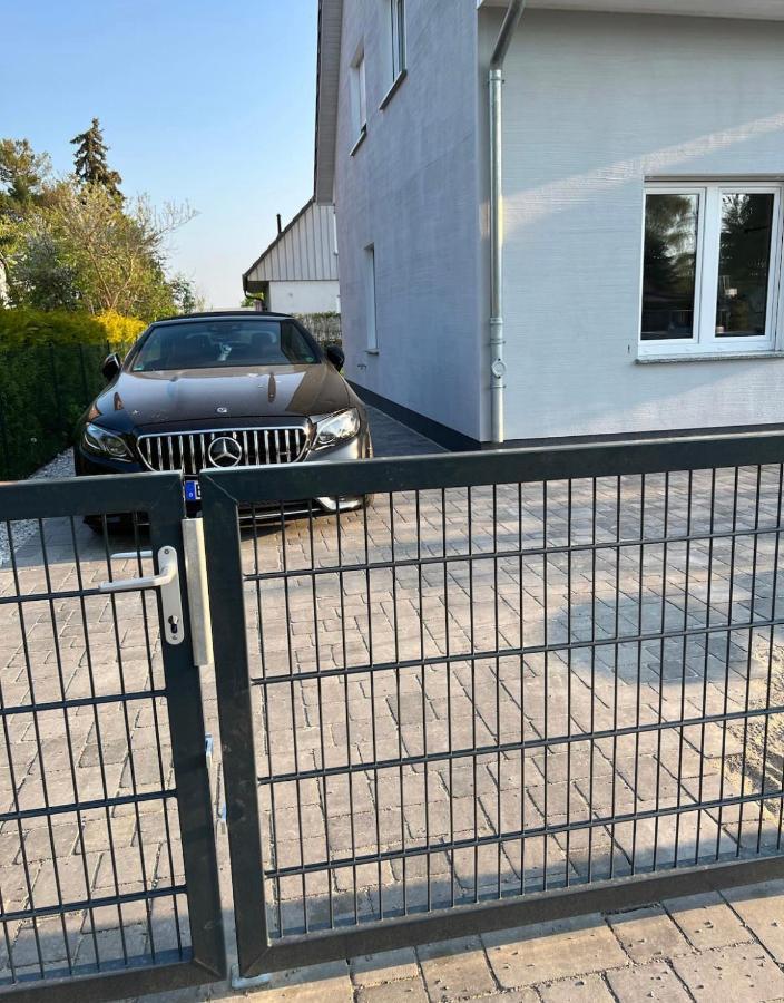 Haushaelfte Mit Garten, Kamin, Grill & Whirlpool Naehe Ber Berlin Exterior photo